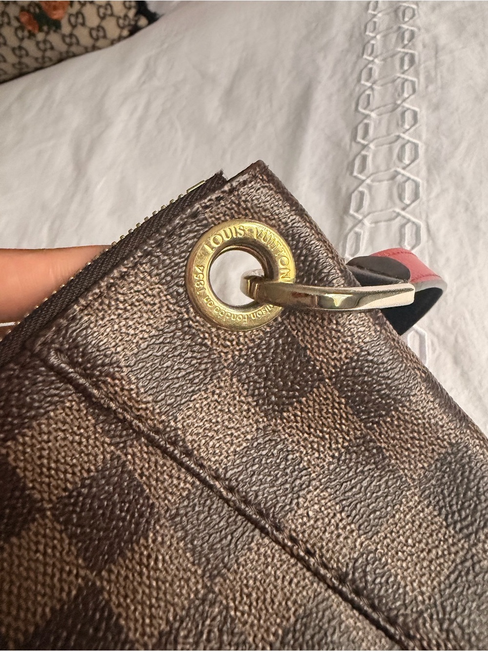 Louis Vuitton Damier Ebene South Bank Besace - Picture 2 of 5